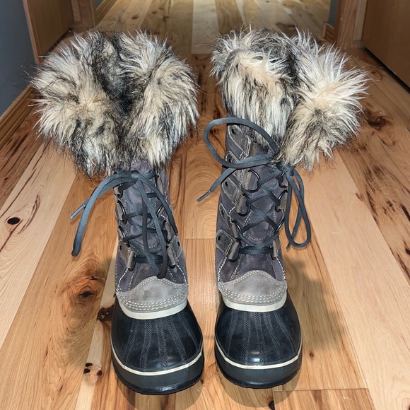 Sorel Joan of Arc waterproof leather winter boots - Picture 1 of 4